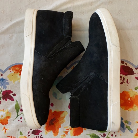 Fabletics Platform Black Sneaker - Picture 6 of 6